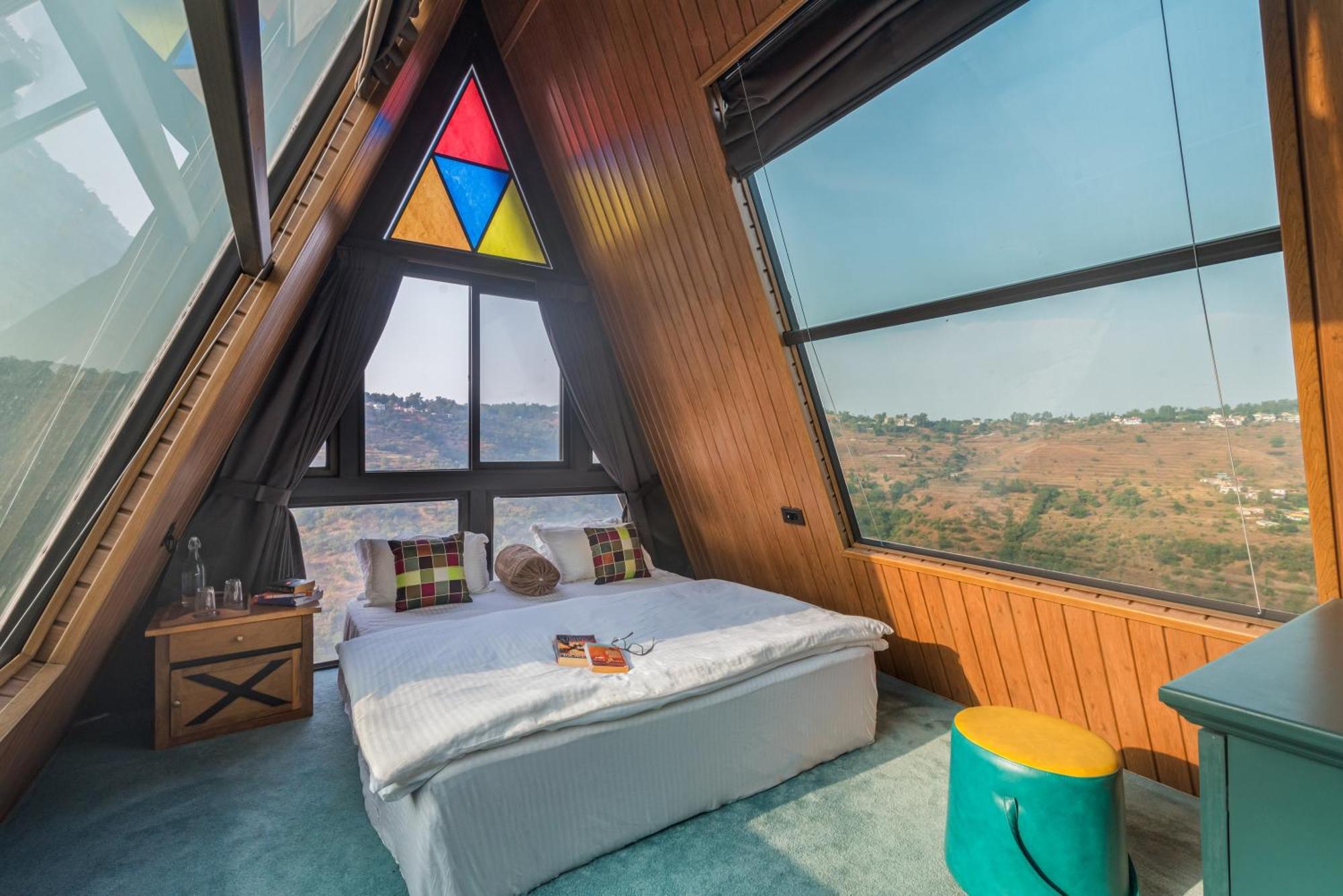 Saffronstays A Vantage, Panchgani - A Pyramid Shaped Unique Luxury Villa With Infinity Valley Views Екстериор снимка